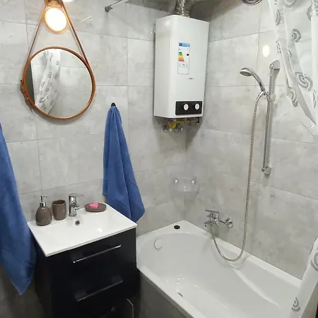 Juki 2, Obok Katowice Wynajem Na Doby, Krotkoterminowy, 2 Pokoje, Mozliwosc Dodatkowych Dwoch Osob Na Rogowce W Salonie Za Dodatkowa Oplata, 37m2,- Po Kapitalnym Remoncie, Wifi