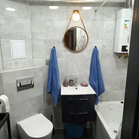 Apartment Juki 2, Obok Katowice Wynajem Na Doby, Krotkoterminowy, 2 Pokoje, Mozliwosc Dodatkowych Dwoch Osob Na Rogowce W Salonie Za Dodatkowa Oplata, 37m2,- Po Kapitalnym Remoncie, Wifi