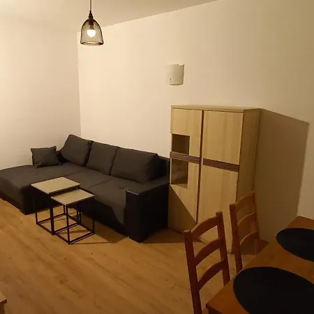 Juki 2, Obok Katowice Wynajem Na Doby, Krotkoterminowy, 2 Pokoje, Mozliwosc Dodatkowych Dwoch Osob Na Rogowce W Salonie Za Dodatkowa Oplata, 37m2,- Po Kapitalnym Remoncie, Wifi Chorzów