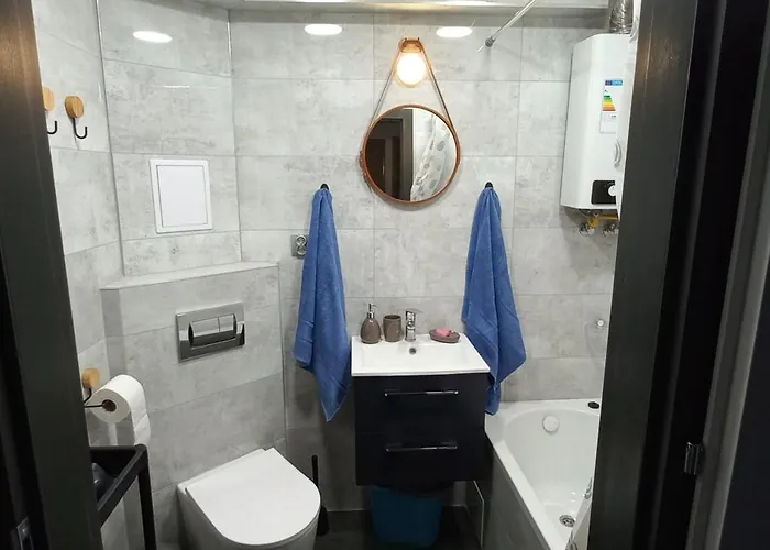 Appartamento Juki 2, Obok Katowice Wynajem Na Doby, Krotkoterminowy, 2 Pokoje, Mozliwosc Dodatkowych Dwoch Osob Na Rogowce W Salonie Za Dodatkowa Oplata, 37m2,- Po Kapitalnym Remoncie, Wifi